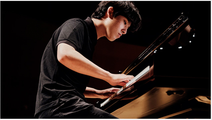 Pianist Lim Yunchan Wins the Grand Prize of the 2022 Korea-Nation Brand Award in the Category of Arts